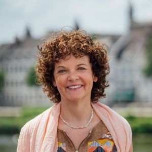 Speaker - Dr. Resie Moonen